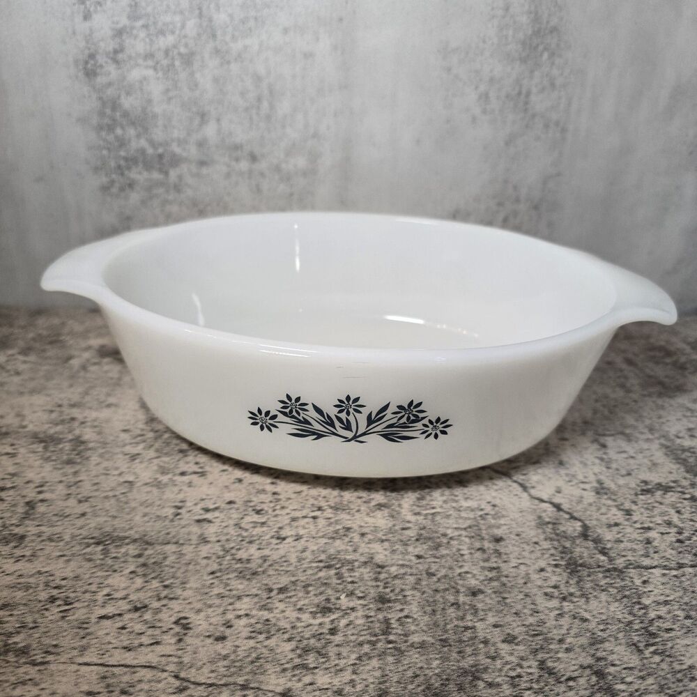 VTG Anchor Hocking Milk Glass Dish Fire King 433 1.5 QT Cornflower Blue MCM